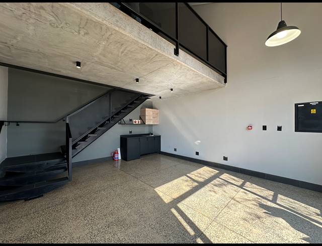 48M² OFFICE TO LET IN ROOIHUISKRAAL NORTH